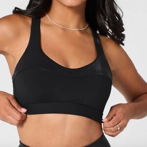 Fabletics medium impact shine sports bra